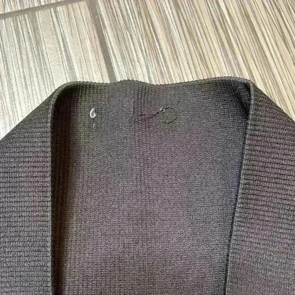 Women's Black Ribbed Knit Mid-Rise Athleisure Comfort Pull On Bike Shorts - Picture 5 of 6